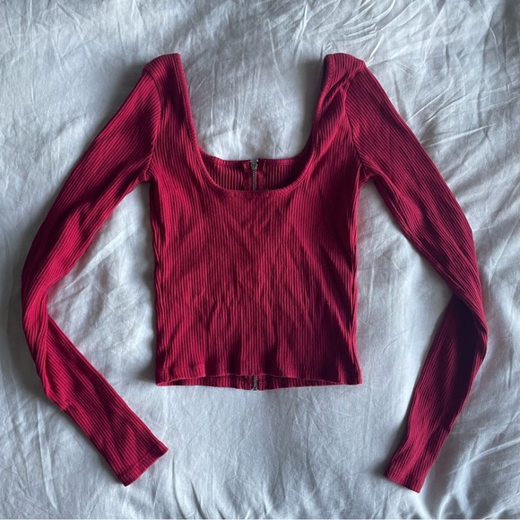 Hollister Long Sleeve zip-up Top - Picture 6 of 6